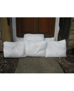 20 sacs anti-inondations Floodsax réutilisables et faciles à stocker.