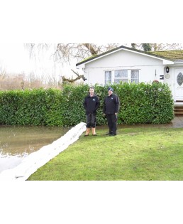 20 sacs anti-inondations Floodsax réutilisables et faciles à stocker.