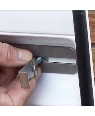 Batardeau anti-inondations efficace et facile à installer sans outils.