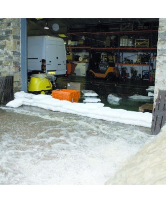 20 sacs anti-inondations Floodsax réutilisables et faciles à stocker.
