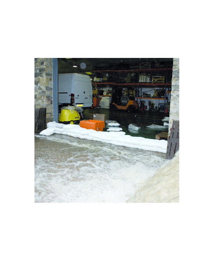 20 sacs anti-inondations Floodsax réutilisables et faciles à stocker.